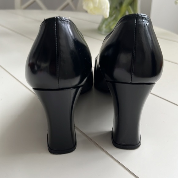 Vintage: Stuart Weitzman for Browns, Shiny Black Leather Pump, 8, narrow - Picture 3 of 5